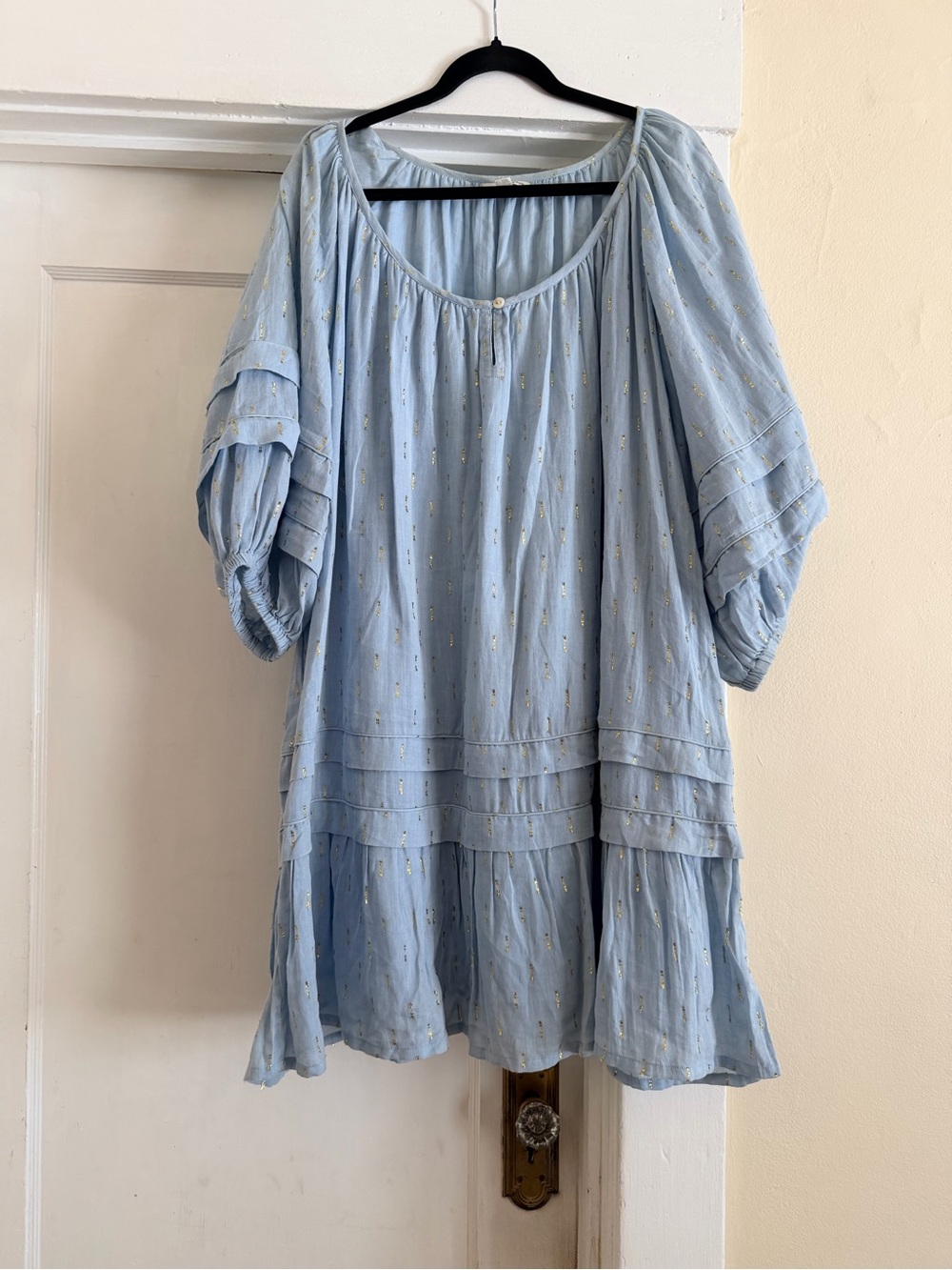 Roller Rabbit Light Blue Puff-Sleeve Peasant Top with Gold Speck